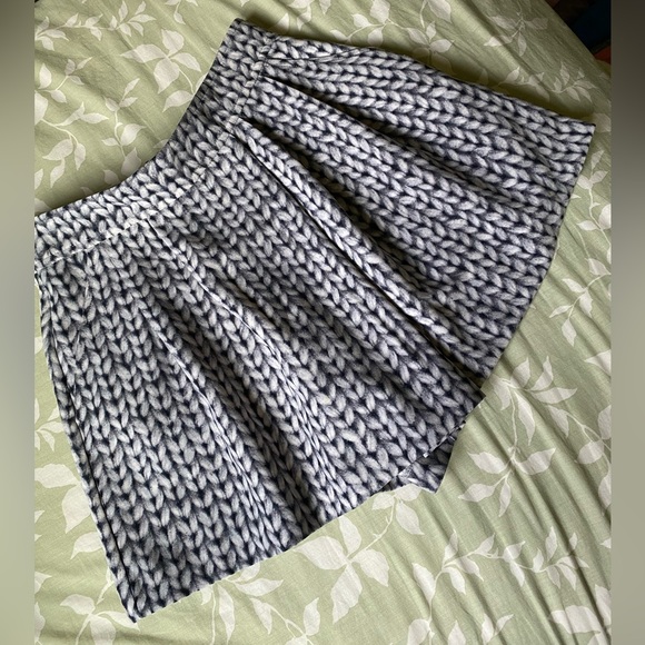 Banana Republic Faux Cable Knit Mini Skort - Size 4 - Picture 2 of 9